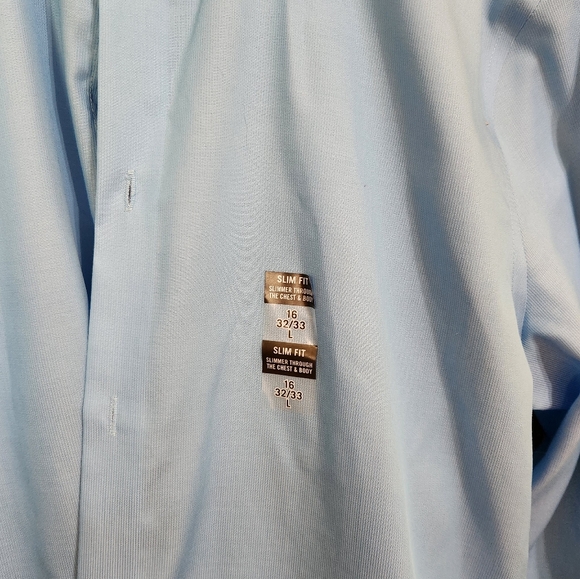 Button down - Picture 2 of 4